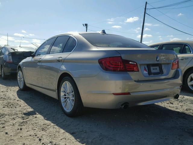 WBAFU7C5XBC879309 - 2011 BMW 535 XI Srebrny zdjęcie 3