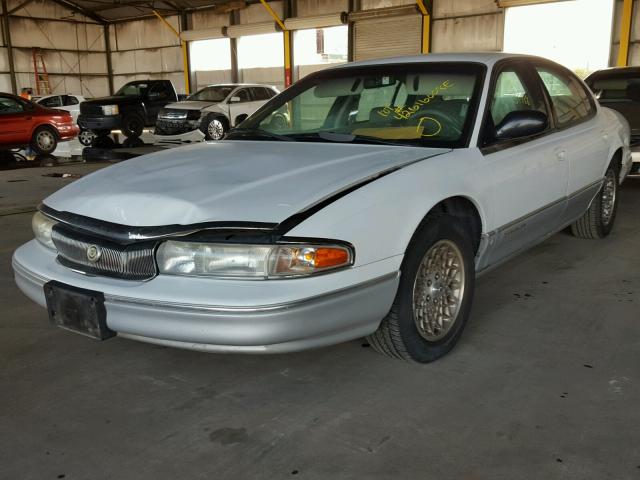 2C3HC46F4SH609365 - 1995 CHRYSLER NEW YORKER WHITE photo 2