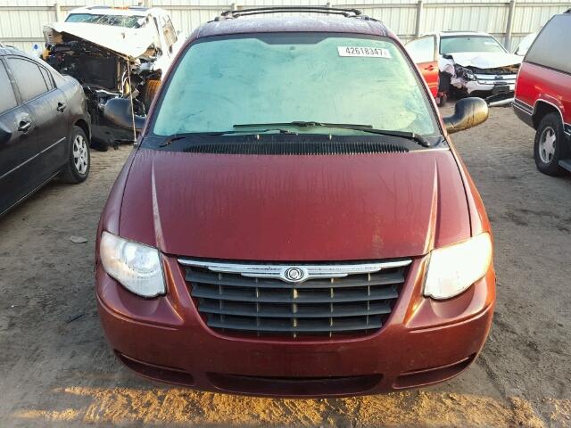 2A4GP54L97R319371 - 2007 CHRYSLER TOWN & COU RED photo 9