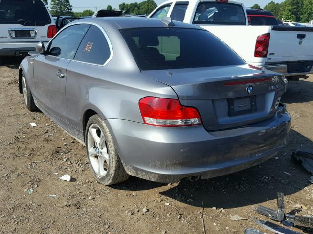 WBAUP73599VK75831 - 2009 BMW 128 I GRAY photo 3