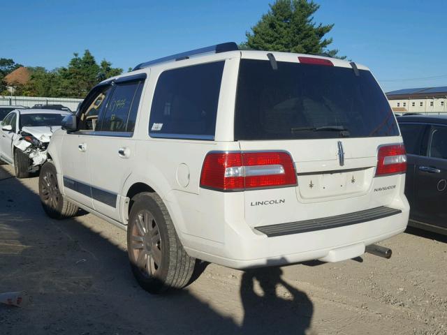 5LMFU28588LJ04524 - 2008 LINCOLN NAVIGATOR WHITE photo 3