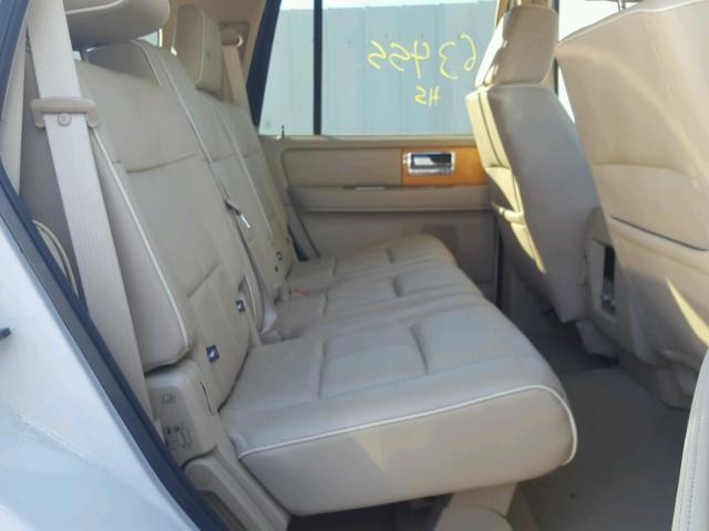 5LMFU28588LJ04524 - 2008 LINCOLN NAVIGATOR WHITE photo 6
