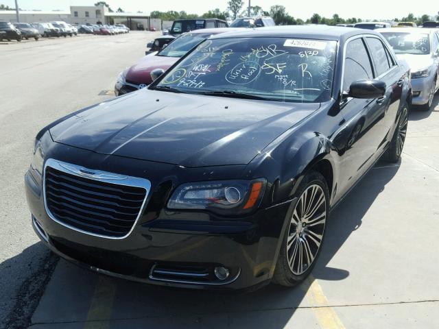 2C3CCABG7DH519427 - 2013 CHRYSLER 300 BLACK photo 2