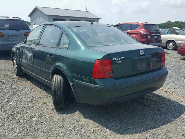 WVWMA23B0YP218935 - 2000 VOLKSWAGEN PASSAT GLS GREEN photo 3