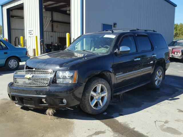 1GNSKCE07BR212624 - 2011 CHEVROLET TAHOE K150 BLACK photo 2