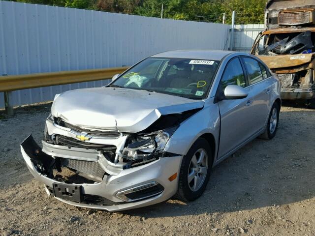 1G1PC5SB4F7193182 - 2015 CHEVROLET CRUZE SILVER photo 2