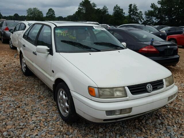 WVWEE83A1VB007660 - 1997 VOLKSWAGEN PASSAT GLX WHITE photo 1