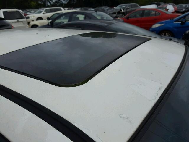 WVWEE83A1VB007660 - 1997 VOLKSWAGEN PASSAT GLX WHITE photo 9