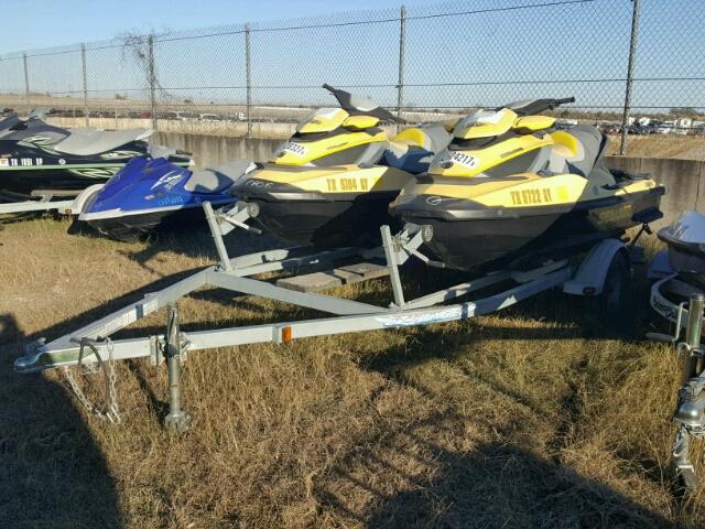 YDV49568D909 - 2009 BOMBARDIER SEA DOO YELLOW photo 2