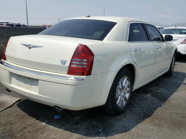 2C3KA63H77H874625 - 2007 CHRYSLER 300C CREAM photo 4