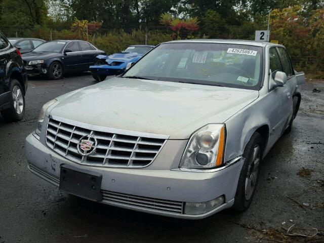 1G6KD57Y36U164109 - 2006 CADILLAC DTS SILVER photo 2