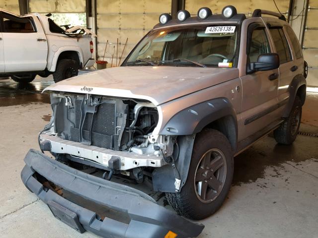 1J4GL38K06W166063 - 2006 JEEP LIBERTY RE SILVER photo 2