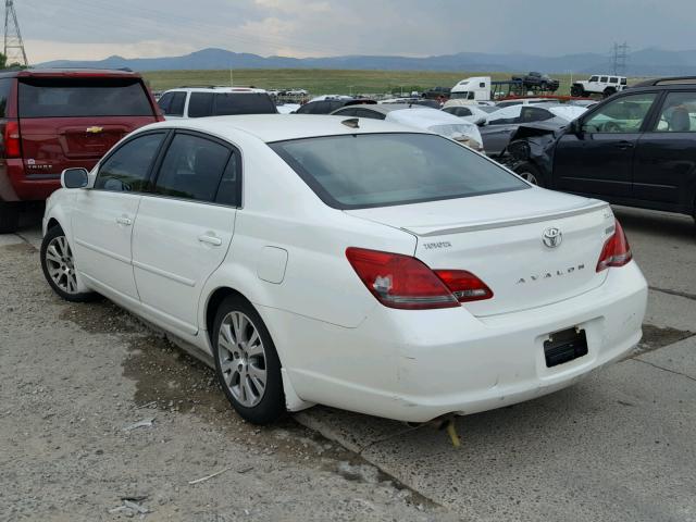 4T1BK36B18U278760 - 2008 TOYOTA AVALON XL WHITE photo 3