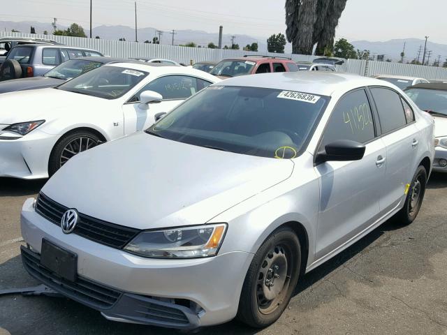 3VW2K7AJXCM329967 - 2012 VOLKSWAGEN JETTA BASE 银色 照片 2