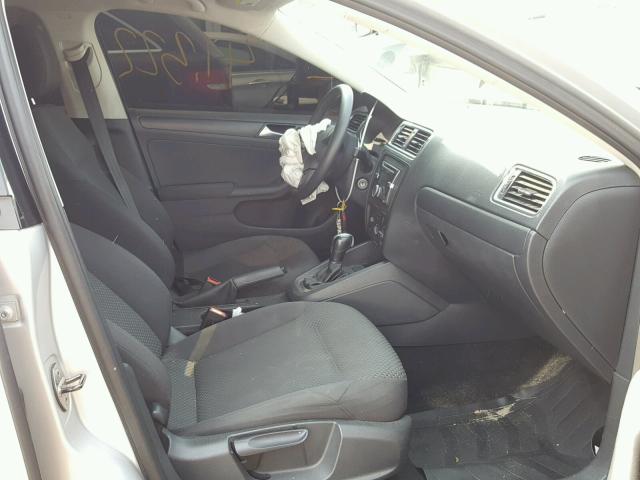 3VW2K7AJXCM329967 - 2012 VOLKSWAGEN JETTA BASE 银色 照片 5