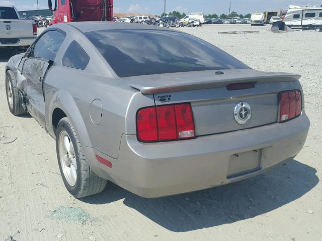 1ZVHT80N195144089 - 2009 FORD MUSTANG GRAY photo 3