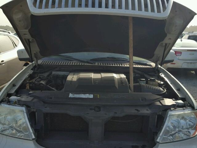 5LMFU27515LJ13787 - 2005 LINCOLN NAVIGATOR WHITE photo 7