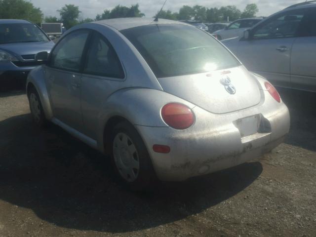3VWBC21C5YM446770 - 2000 VOLKSWAGEN NEW BEETLE SILVER photo 3