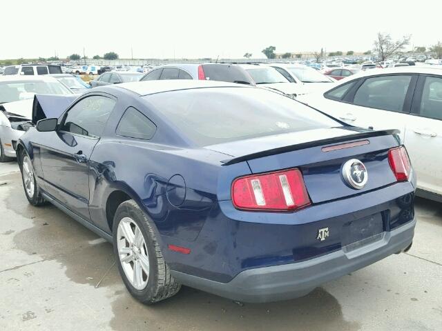 1ZVBP8AN9A5152230 - 2010 FORD MUSTANG BLUE photo 3