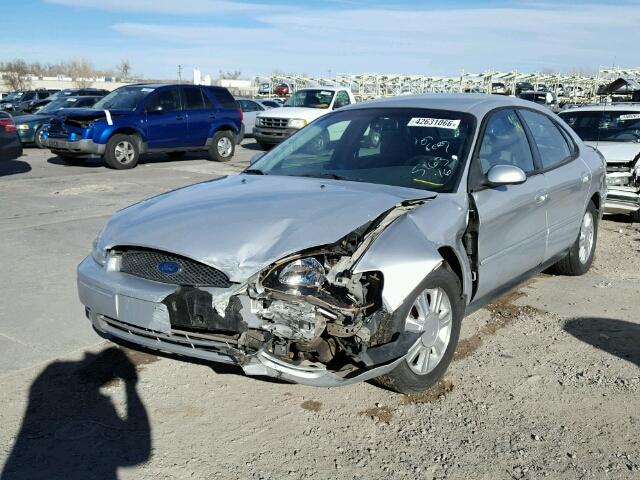 1FAFP56UX7A175475 - 2007 FORD TAURUS SEL SILVER photo 2