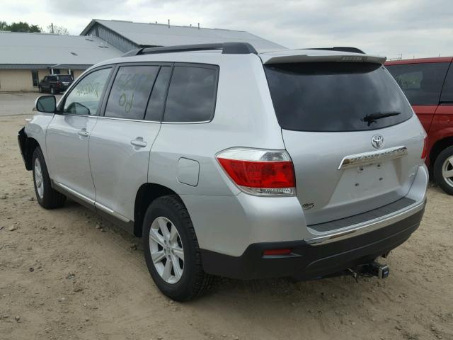 5TDBK3EH1DS223394 - 2013 TOYOTA HIGHLANDER SILVER photo 3