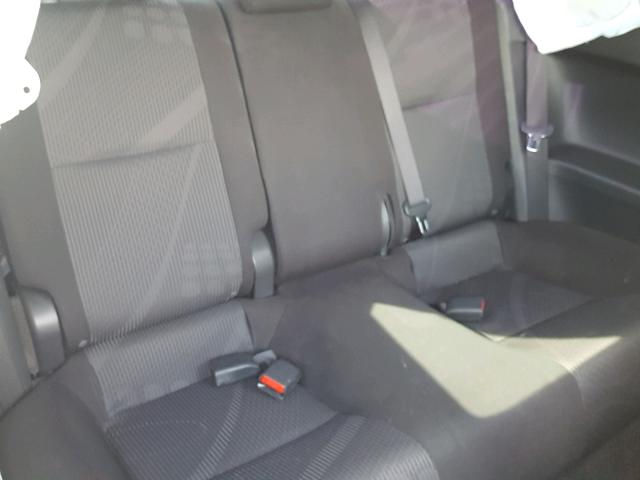 JTKJF5C73C3038021 - 2012 TOYOTA SCION TC 白色 照片 6