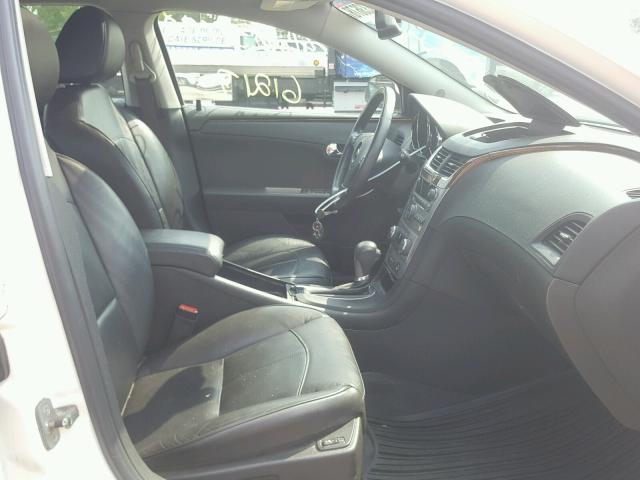 1G1ZE5E1XBF131159 - 2011 CHEVROLET MALIBU LTZ 白色 照片 5