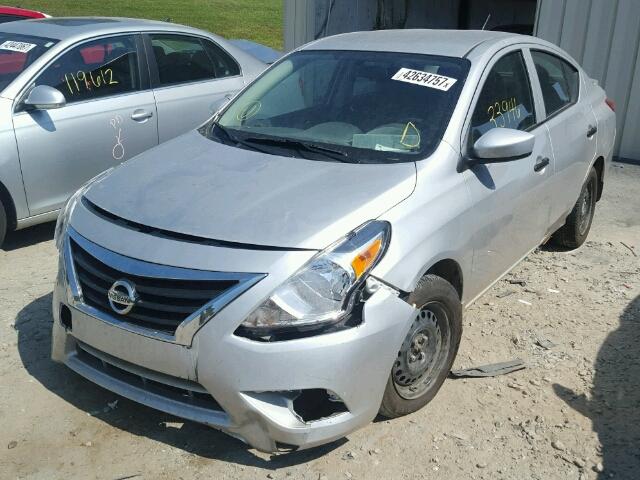 3N1CN7AP9GL843147 - 2016 NISSAN VERSA S SILVER photo 2