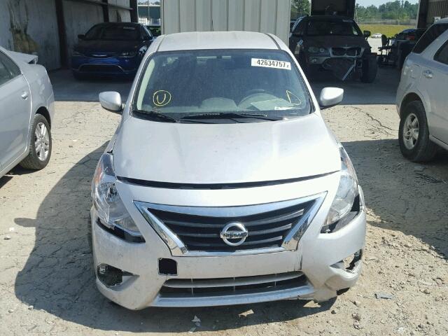 3N1CN7AP9GL843147 - 2016 NISSAN VERSA S SILVER photo 9