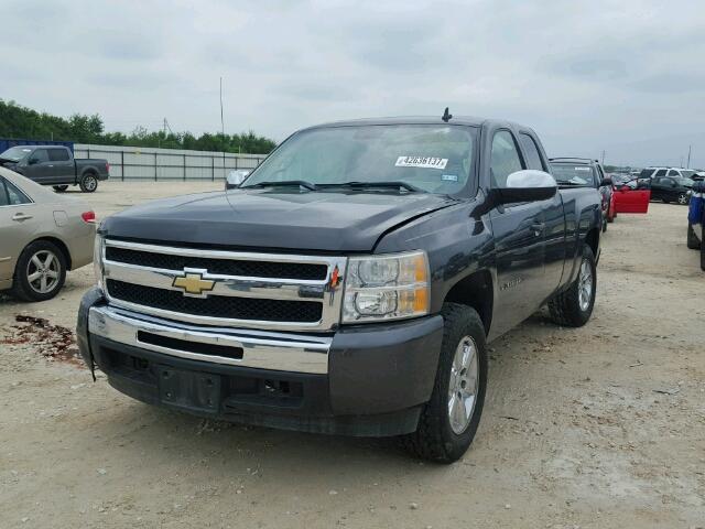 1GCSCSE03AZ286430 - 2010 CHEVROLET SILVERADO GRAY photo 2