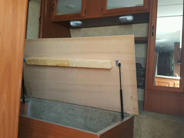 4YDT270239B451374 - 2009 KEYSTONE OUTBACK WHITE photo 5