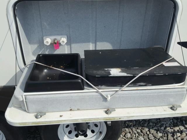 4YDT270239B451374 - 2009 KEYSTONE OUTBACK WHITE photo 9