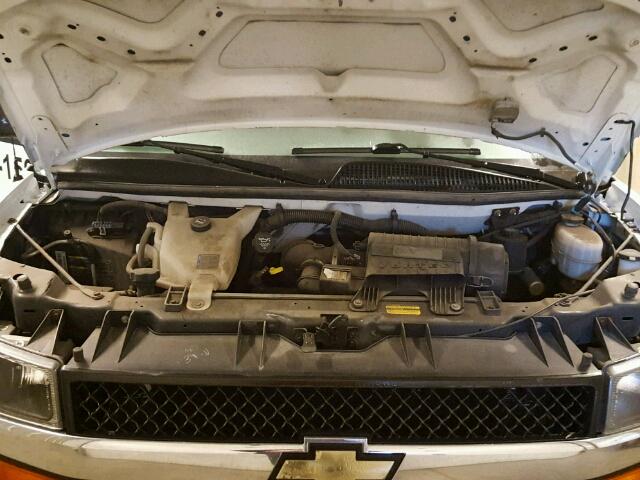 1GCUHAD49A1172388 - 2010 CHEVROLET EXPRESS G1 WHITE photo 7