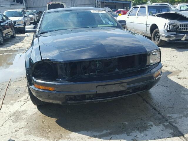 1ZVFT80N355143463 - 2005 FORD MUSTANG BLACK photo 9
