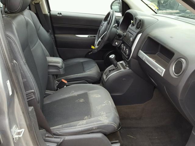 1C4NJDEB4ED863887 - 2014 JEEP COMPASS LA GRAY photo 5