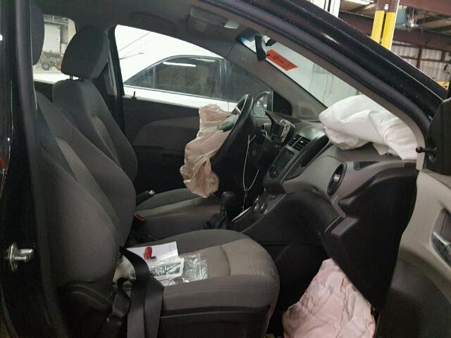 1G1JB5SH4E4130712 - 2014 CHEVROLET SONIC LS შავი ფოტო 5