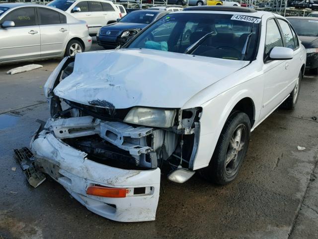 JN1CA21D9WT528508 - 1998 NISSAN MAXIMA GLE WHITE photo 2