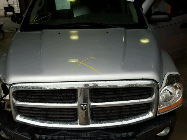 1D4HB48D74F196052 - 2004 DODGE DURANGO SL SILVER photo 7