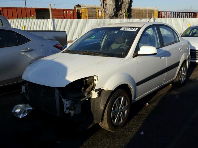 KNADE223996472887 - 2009 KIA RIO WHITE photo 2