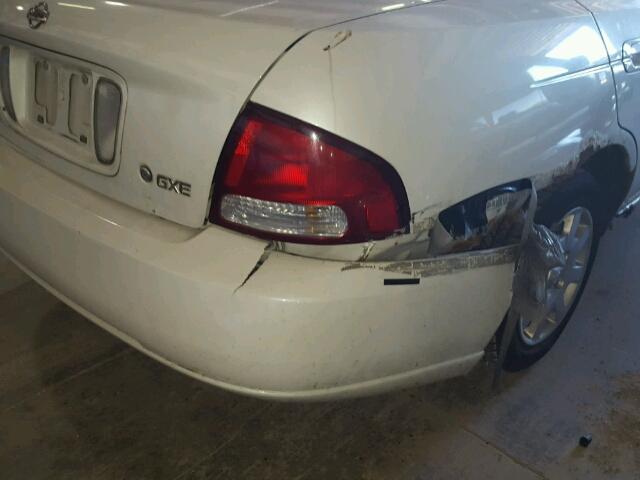 3N1CB51D3YL331730 - 2000 NISSAN SENTRA BAS WHITE photo 10