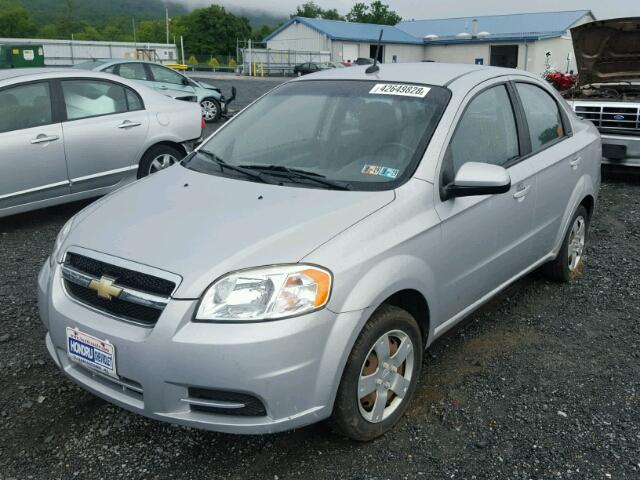 KL1TD5DE8AB073876 - 2010 CHEVROLET AVEO LS SILVER photo 2