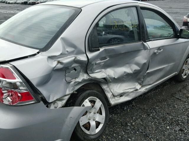 KL1TD5DE8AB073876 - 2010 CHEVROLET AVEO LS SILVER photo 9