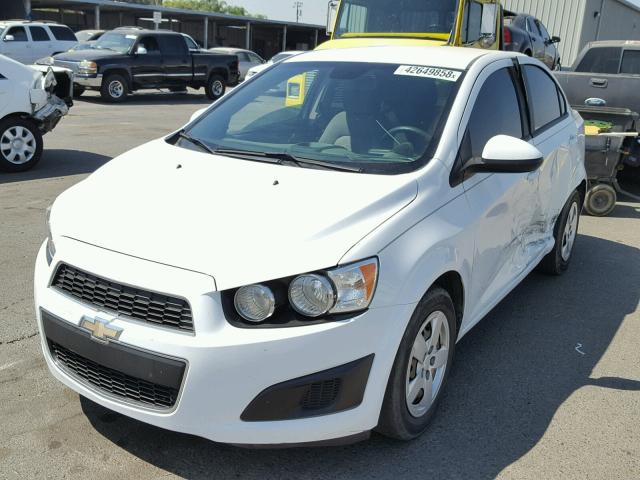 1G1JA5SH9D4207611 - 2013 CHEVROLET SONIC LS WHITE photo 2