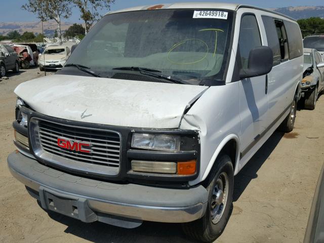 1GJHG39R1Y1264487 - 2000 GMC SAVANA G35 WHITE photo 2