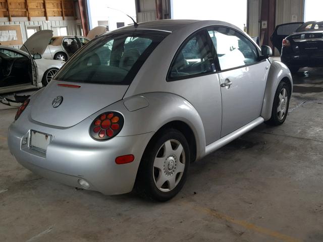 3VWDD21C2YM452080 - 2000 VOLKSWAGEN NEW BEETLE ვერცხლისფერი ფოტო 4