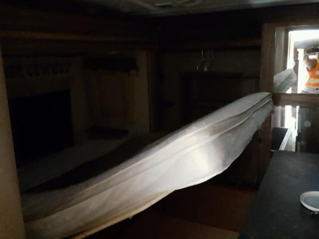 4YDF30524FA740985 - 2015 KEYSTONE MONTANA BROWN photo 5