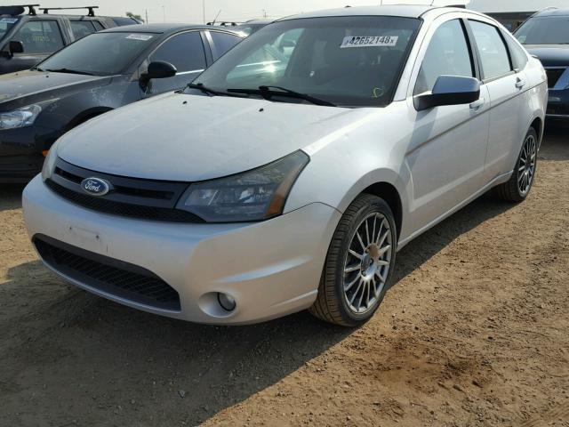 1FAHP3GN3AW271348 - 2010 FORD FOCUS SES SILVER photo 2