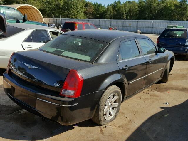 2C3KA53G26H240591 - 2006 CHRYSLER 300 BLACK photo 4