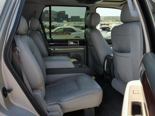 5LMFU27R34LJ24713 - 2004 LINCOLN NAVIGATOR Grau Foto 6