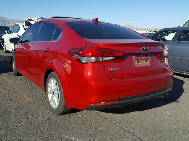 3KPFL4A79HE065064 - 2017 KIA FORTE LX RED photo 3